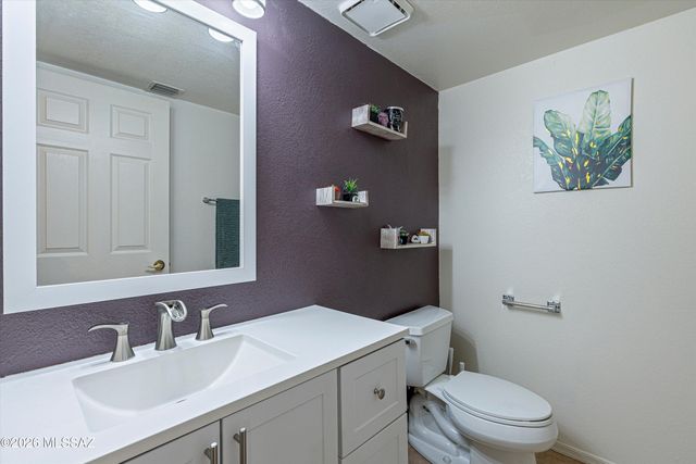 10301 N Oak Knoll Lane, Tucson, AZ 85737