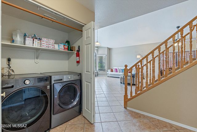 10301 N Oak Knoll Lane, Tucson, AZ 85737