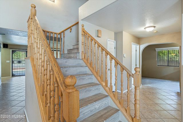 10301 N Oak Knoll Lane, Tucson, AZ 85737