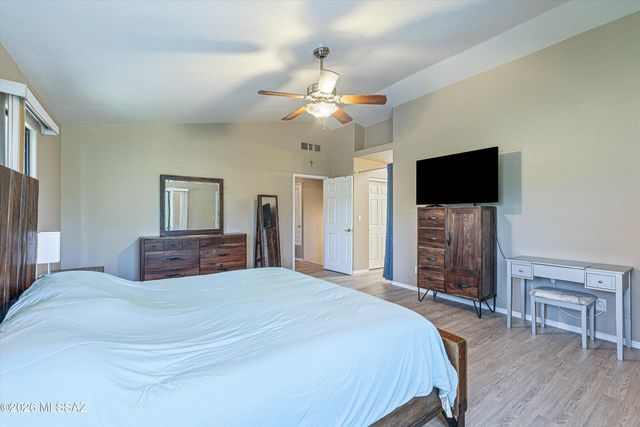 10301 N Oak Knoll Lane, Tucson, AZ 85737