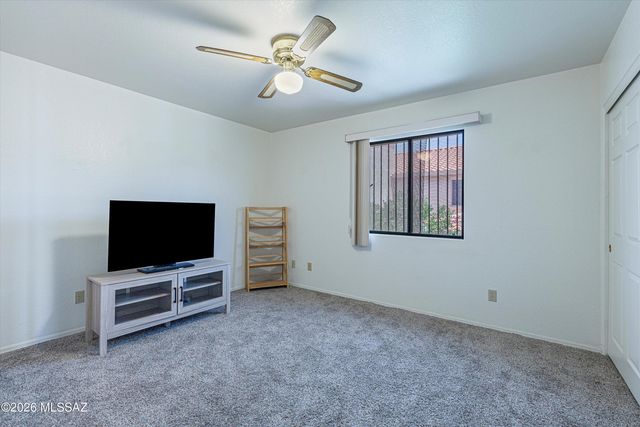 10301 N Oak Knoll Lane, Tucson, AZ 85737
