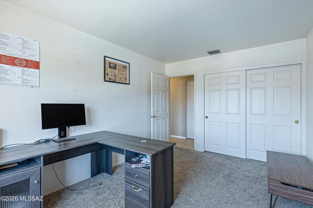 10301 N Oak Knoll Lane, Tucson, AZ 85737