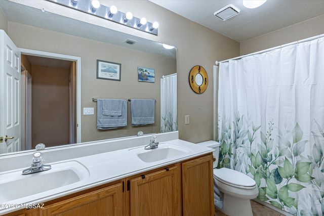 10301 N Oak Knoll Lane, Tucson, AZ 85737