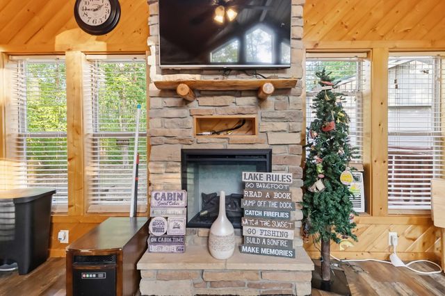 318 Pine Tree Circle, Nancy, KY 42544