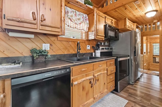 318 Pine Tree Circle, Nancy, KY 42544