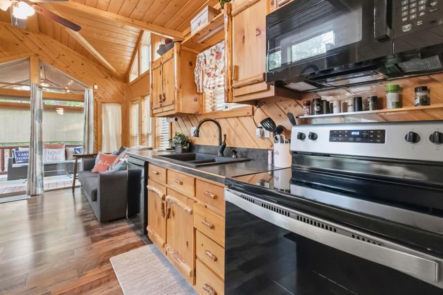 318 Pine Tree Circle, Nancy, KY 42544