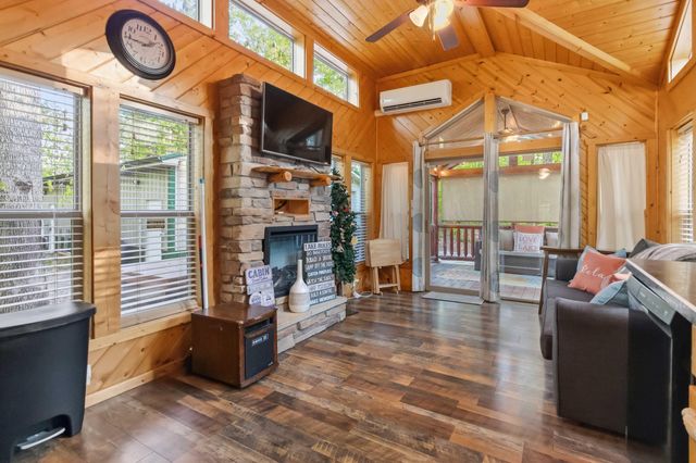 318 Pine Tree Circle, Nancy, KY 42544