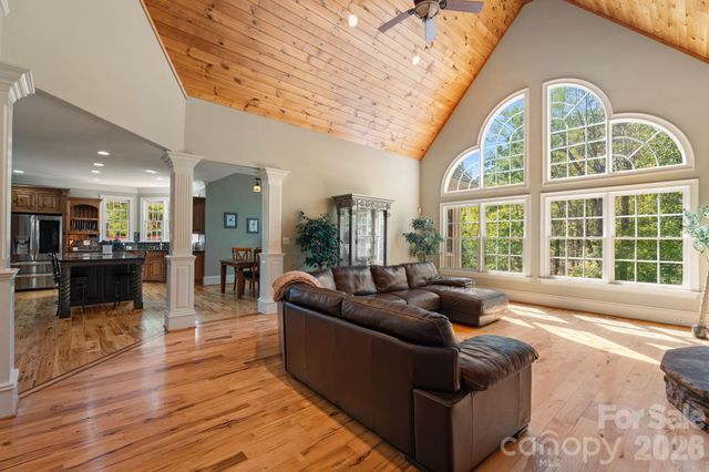 7601 Crossing Ridge Drive, Belews Creek, NC 27009