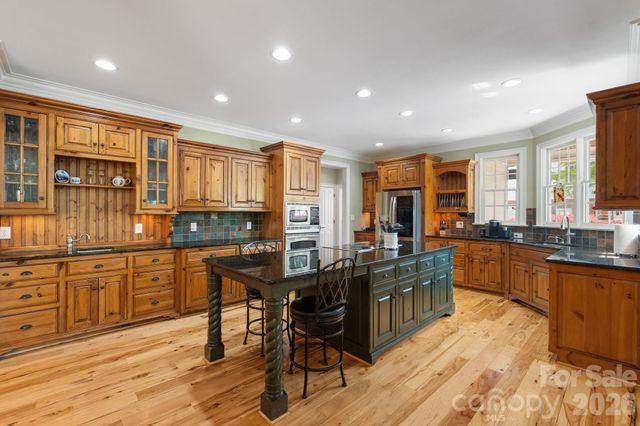 7601 Crossing Ridge Drive, Belews Creek, NC 27009