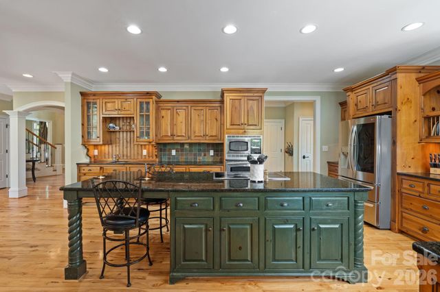 7601 Crossing Ridge Drive, Belews Creek, NC 27009