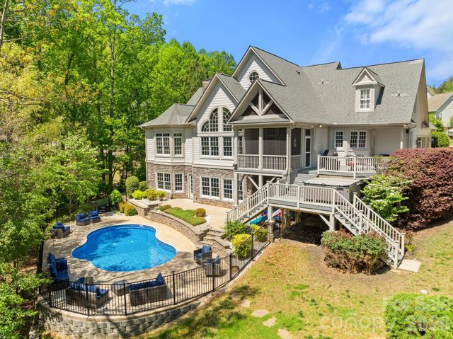 7601 Crossing Ridge Drive, Belews Creek, NC 27009