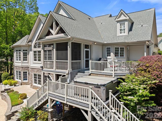 7601 Crossing Ridge Drive, Belews Creek, NC 27009