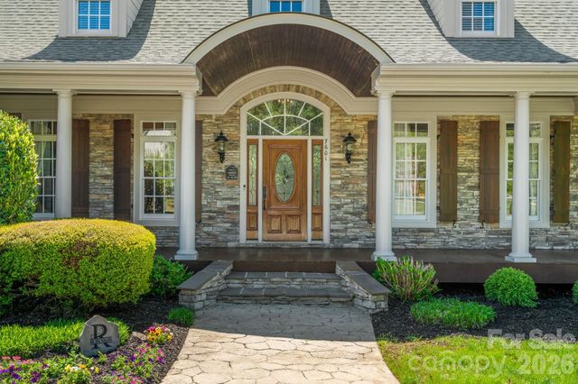 7601 Crossing Ridge Drive, Belews Creek, NC 27009
