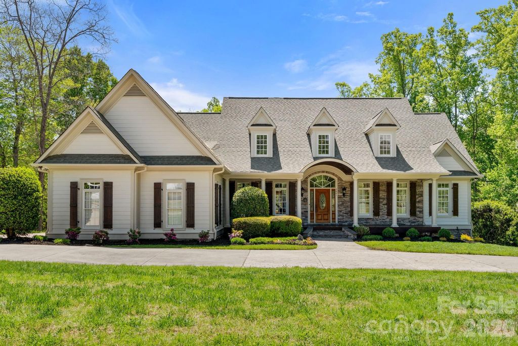 7601 Crossing Ridge Drive, Belews Creek, NC 27009