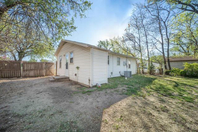 1907 S Catherine St, Wichita, KS 67213