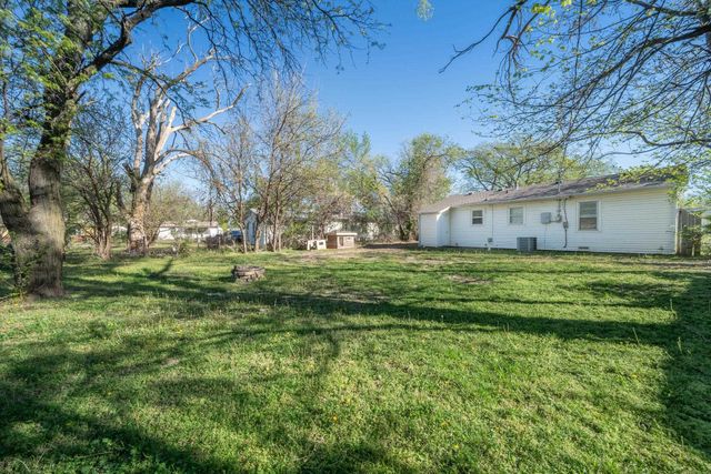1907 S Catherine St, Wichita, KS 67213