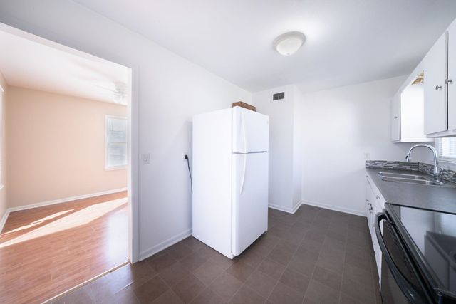 1907 S Catherine St, Wichita, KS 67213