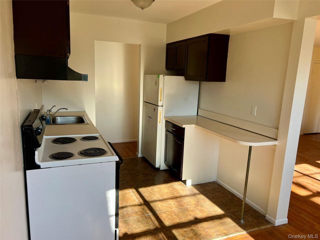 63 Kenwood Drive, New Windsor, NY 12553