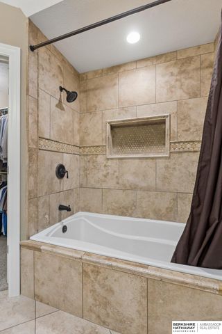 2337 N 133rd Circle, Omaha, NE 68164