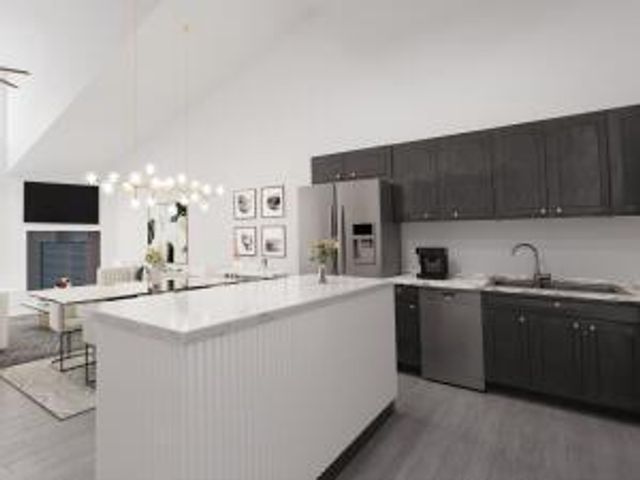 1928 Ravenswood LANE, Manitowoc, WI 54220