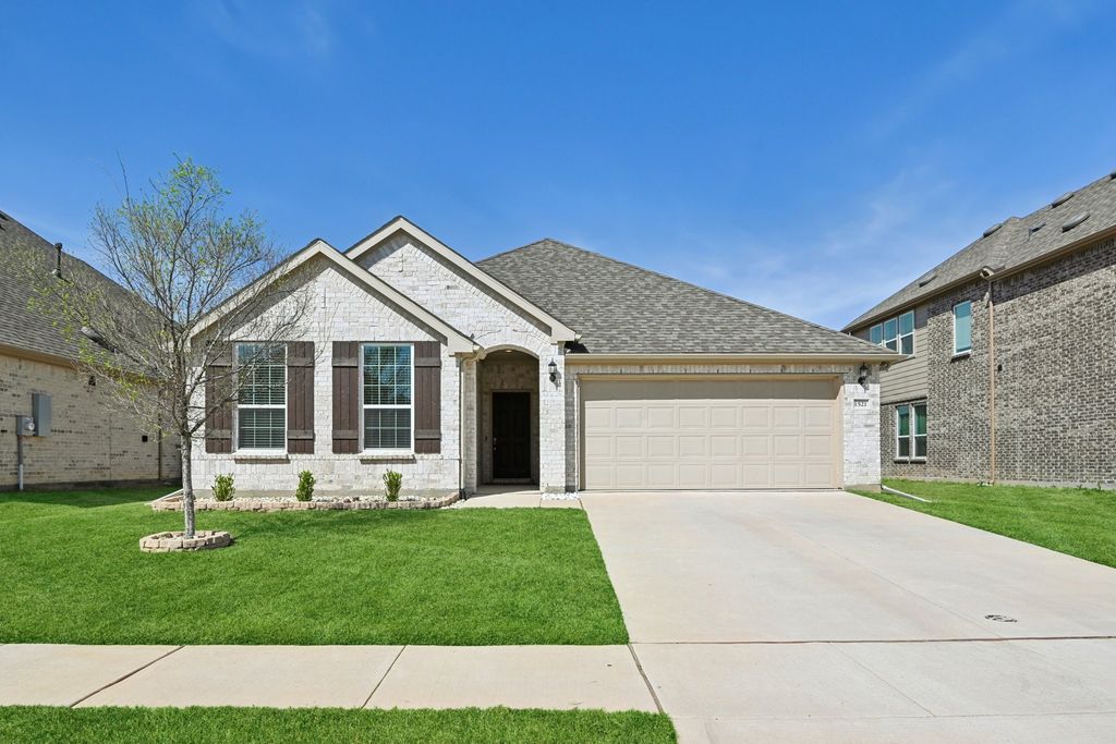 1521 Quentin Drive, Aubrey, TX 76227 — photo 2