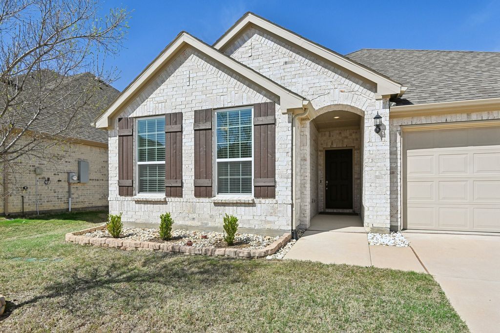 1521 Quentin Drive, Aubrey, TX 76227 — photo 5
