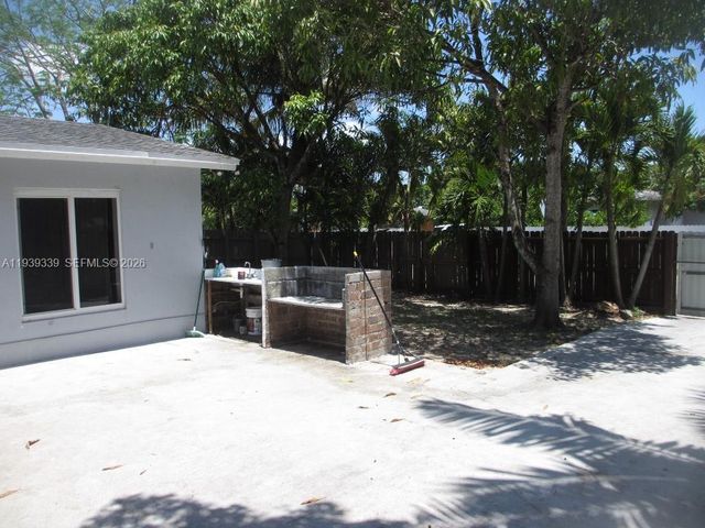 9900 SW 164th Terrace, Miami, FL 33157