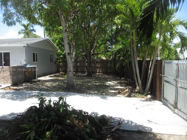 9900 SW 164th Terrace, Miami, FL 33157