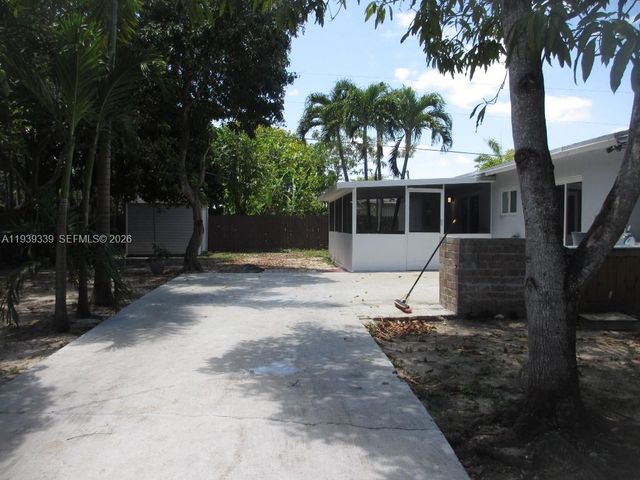 9900 SW 164th Terrace, Miami, FL 33157