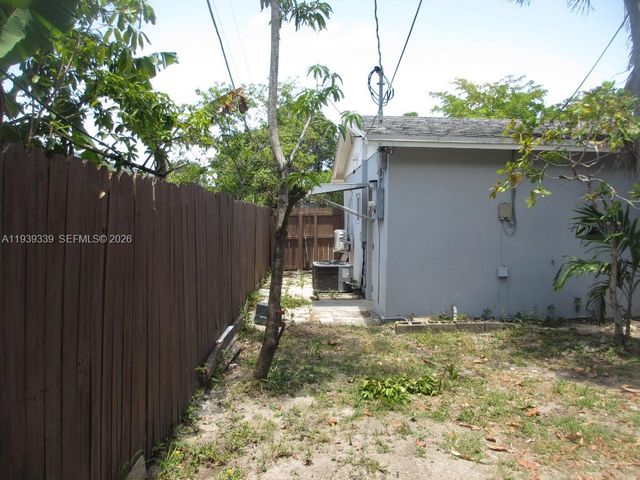 9900 SW 164th Terrace, Miami, FL 33157
