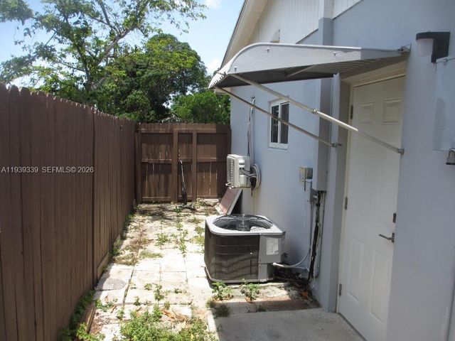 9900 SW 164th Terrace, Miami, FL 33157
