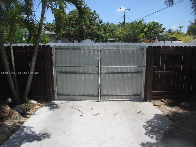9900 SW 164th Terrace, Miami, FL 33157