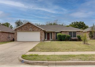 409 Oxford Street, Burleson, TX 76028
