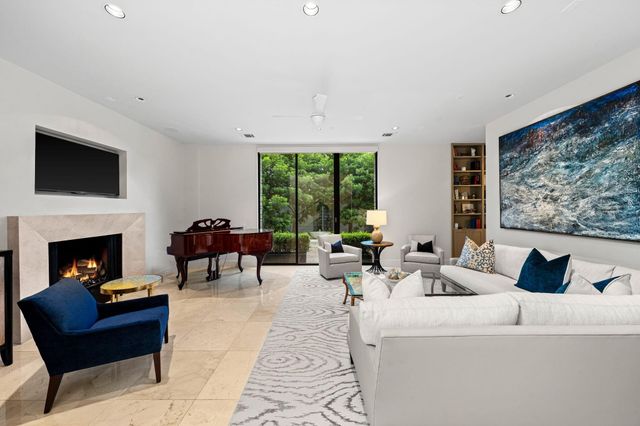 2114 Potomac Drive A, Houston, TX 77057