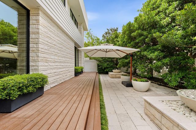 2114 Potomac Drive A, Houston, TX 77057