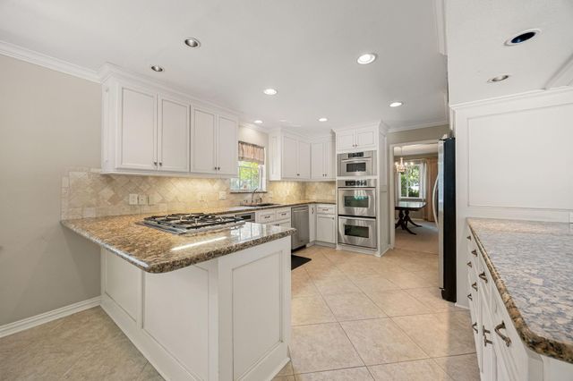 13515 Perthshire Road, Houston, TX 77079