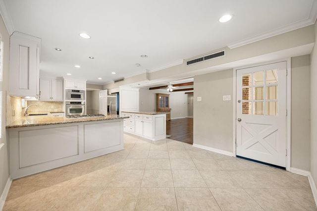 13515 Perthshire Road, Houston, TX 77079