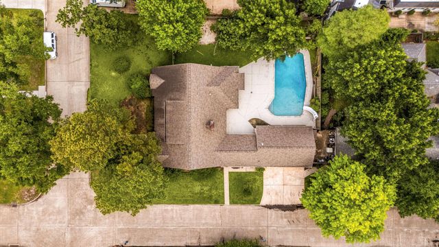 13515 Perthshire Road, Houston, TX 77079