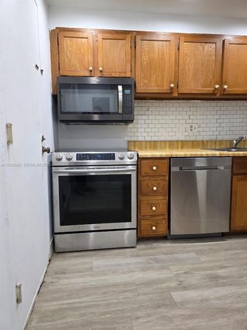 3730 Inverrary Drive H1V, Lauderhill, FL 33319