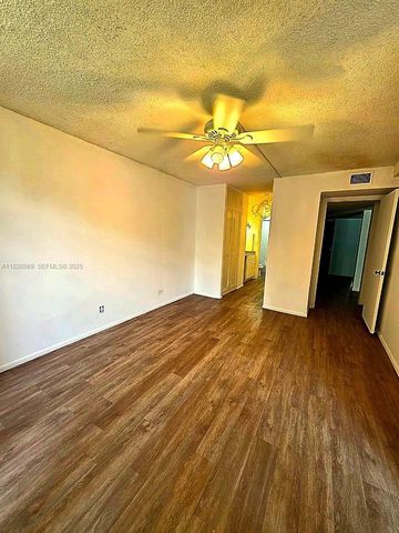 3730 Inverrary Drive H1V, Lauderhill, FL 33319