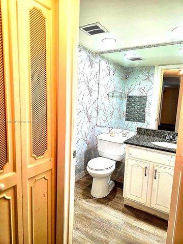 3730 Inverrary Drive H1V, Lauderhill, FL 33319