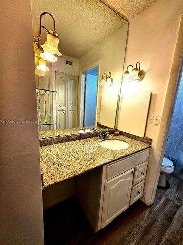 3730 Inverrary Drive H1V, Lauderhill, FL 33319