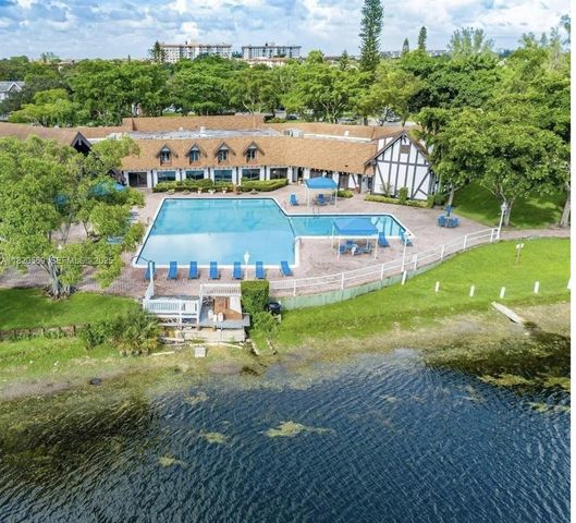 3730 Inverrary Drive H1V, Lauderhill, FL 33319