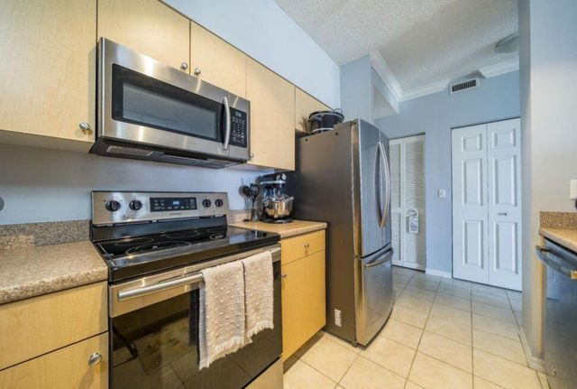 616 Clearwater Park Road 1203, West Palm Beach, FL 33401