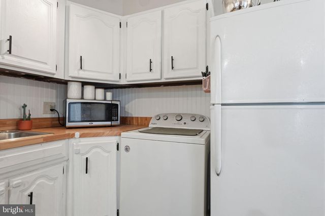 41 CRYSTAL PL, Levittown, PA 19057