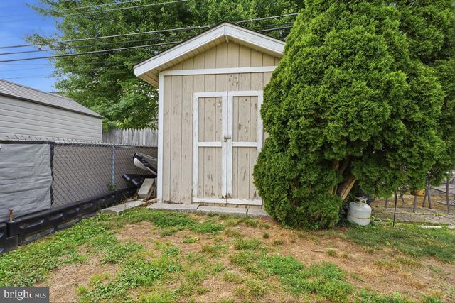 41 CRYSTAL PL, Levittown, PA 19057