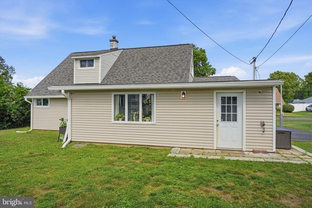 41 CRYSTAL PL, Levittown, PA 19057