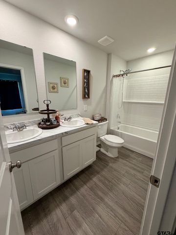 1196 Clover Ct, Chandler, TX 75758