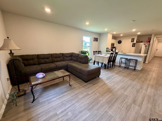 1196 Clover Ct, Chandler, TX 75758