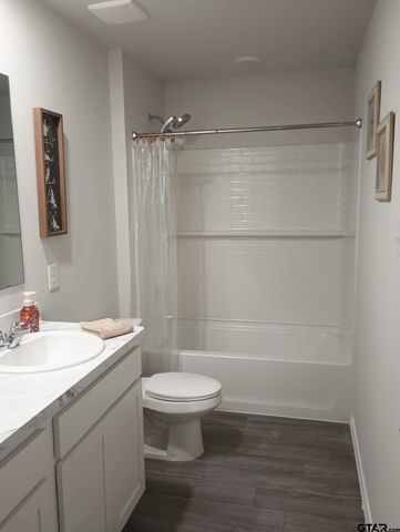 1196 Clover Ct, Chandler, TX 75758